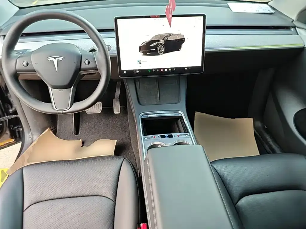 Tesla Model Y — фото 2