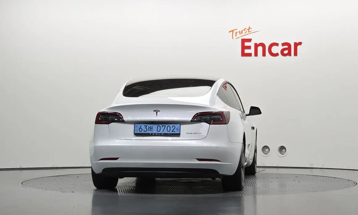 Tesla Model 3 — фото 7