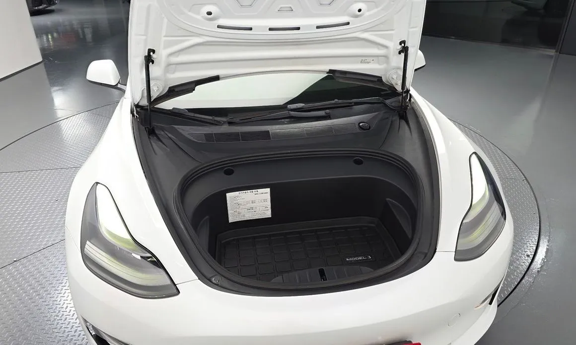 Tesla Model 3 — фото 9