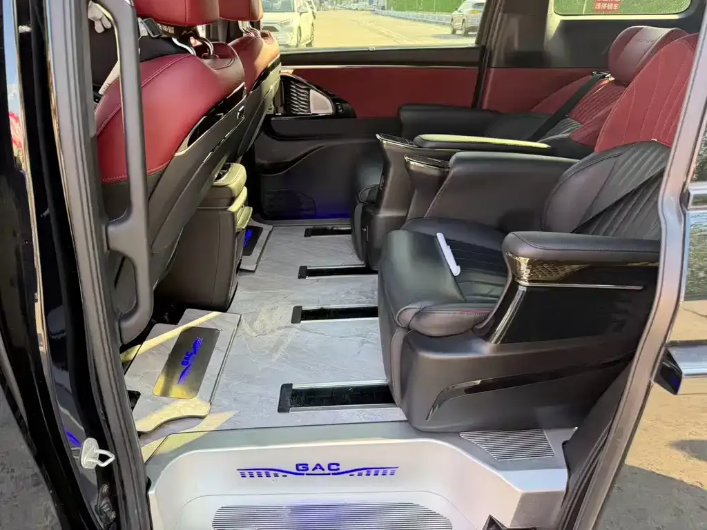 GAC Motor Trumpchi M8 — фото 10