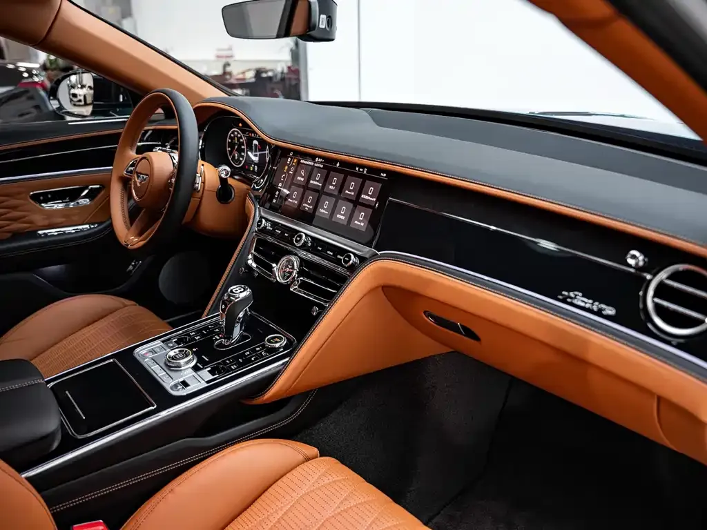 Bentley Flying Spur — фото 3