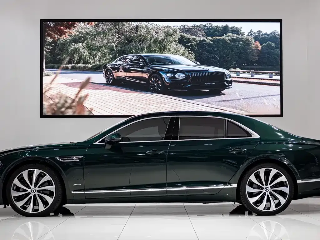 Bentley Flying Spur — фото 10