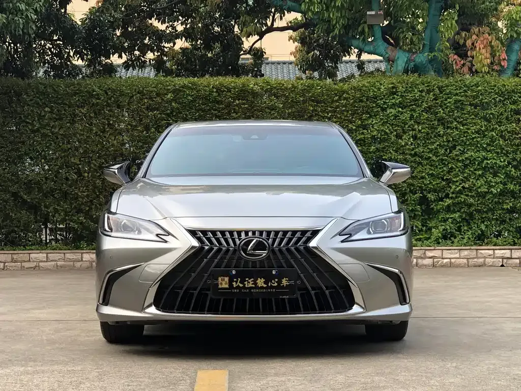 Lexus ES — фото 6