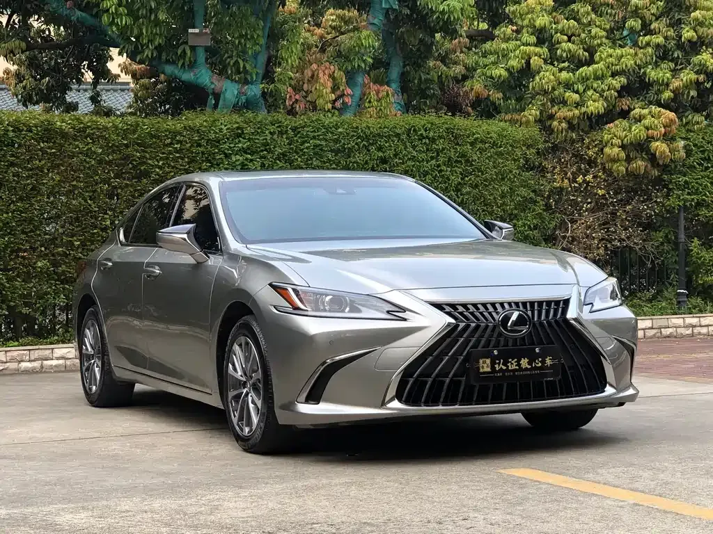 Lexus ES — фото 9