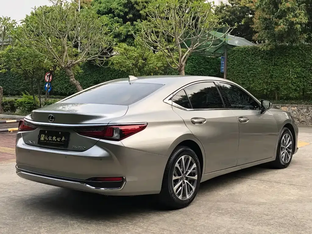 Lexus ES — фото 4
