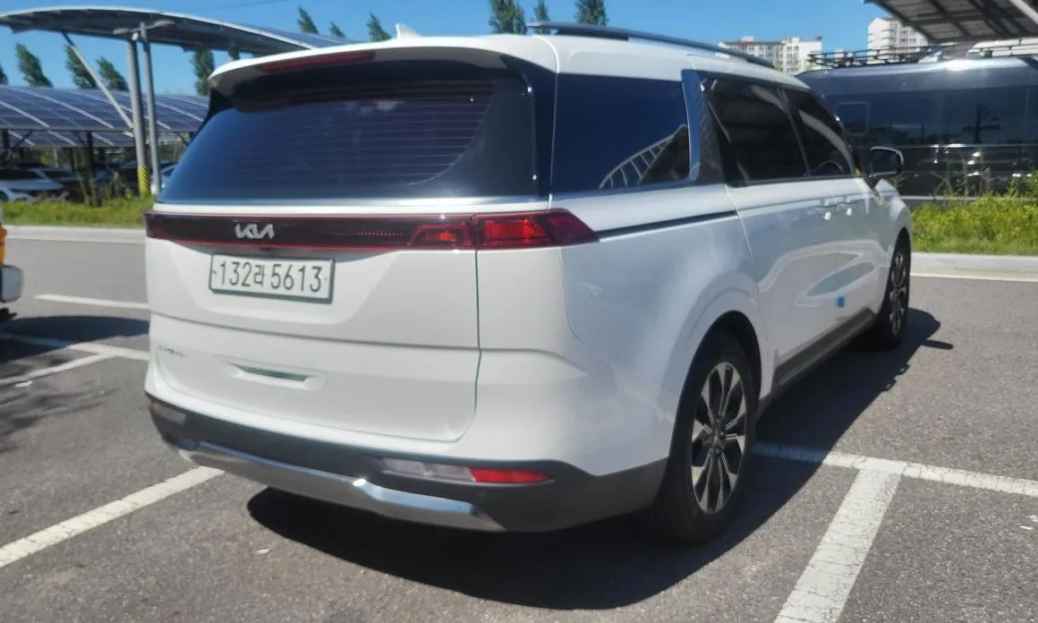 Kia Carnival — фото 3