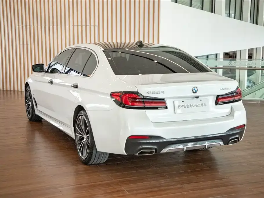 BMW 5 Series — фото 2