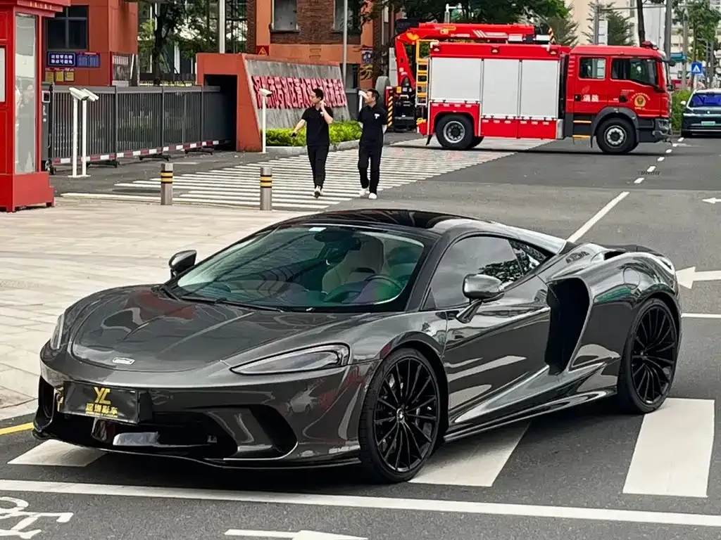 McLaren GT — фото 1