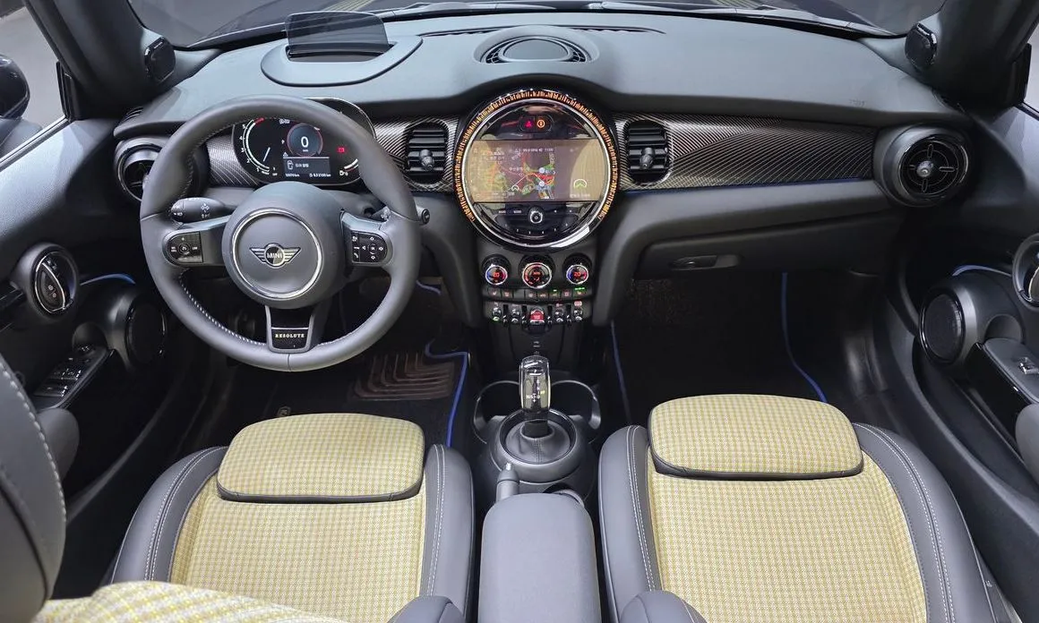 Mini Cooper Convertible — фото 10