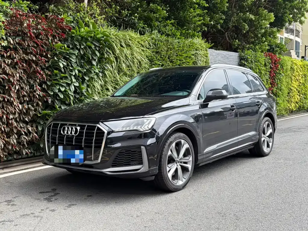 Audi Q7 — фото 1
