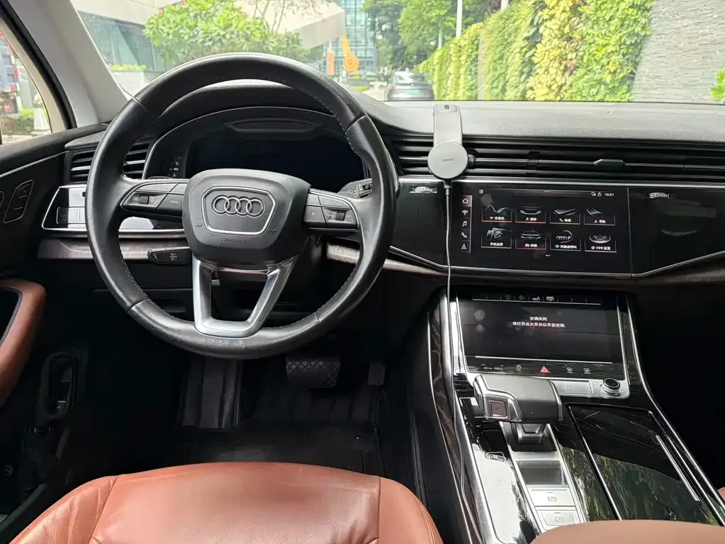 Audi Q7 — фото 6