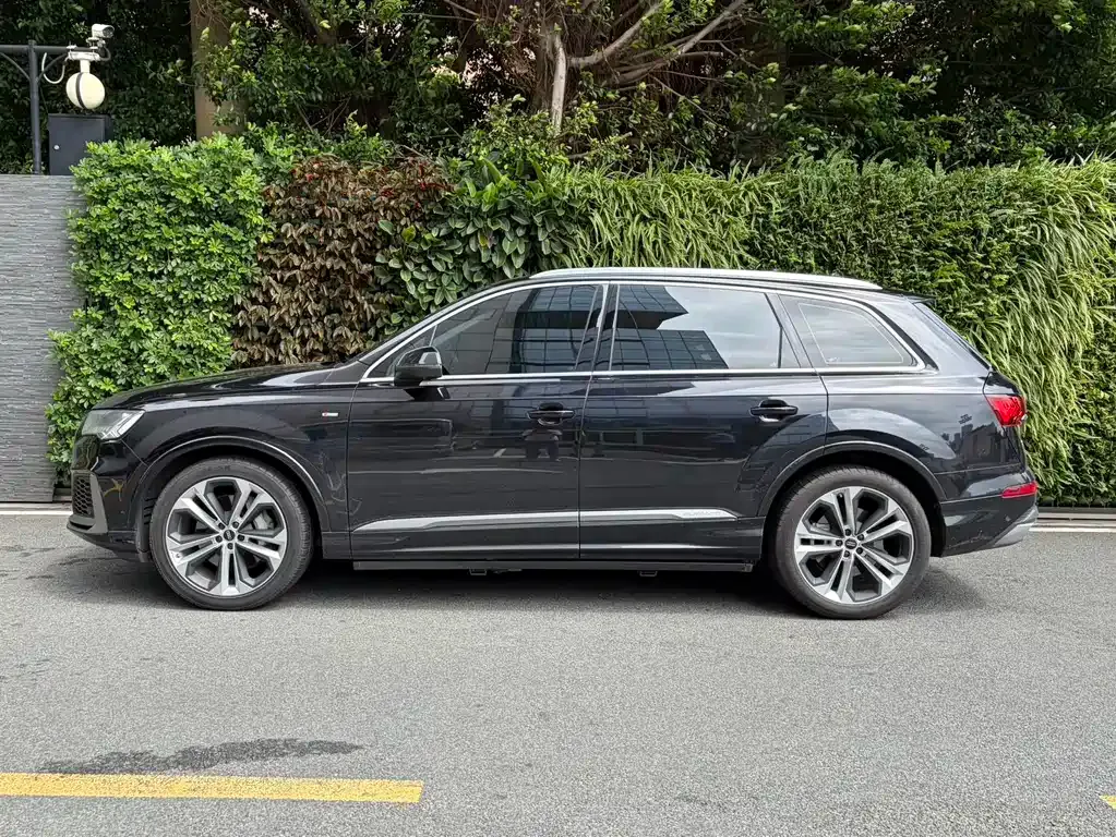 Audi Q7 — фото 9
