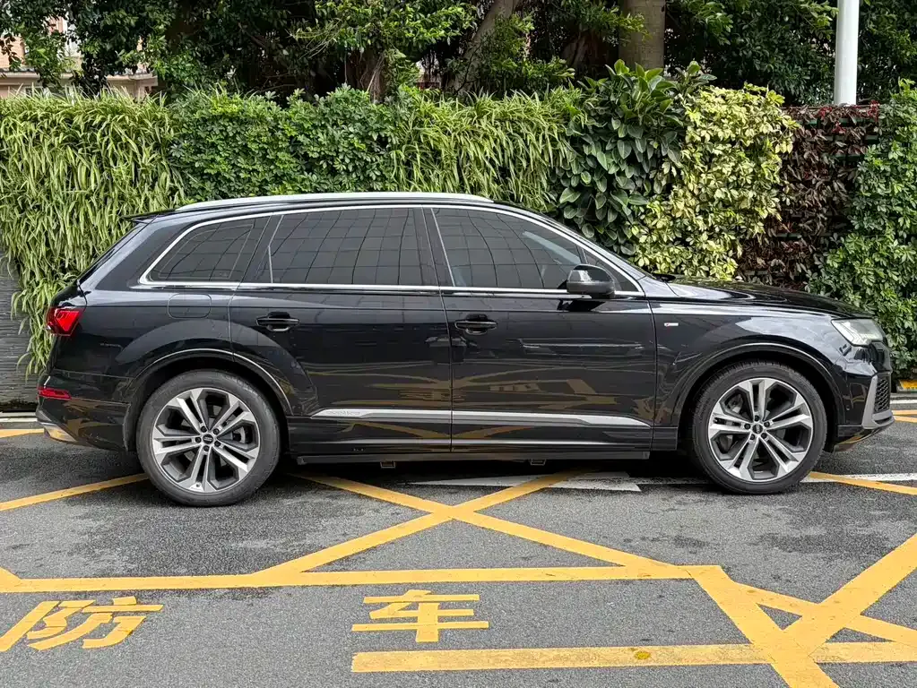 Audi Q7 — фото 5