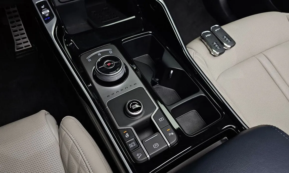 Kia Sorento — фото 6