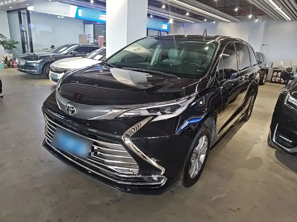 Toyota Sienna — фото 3