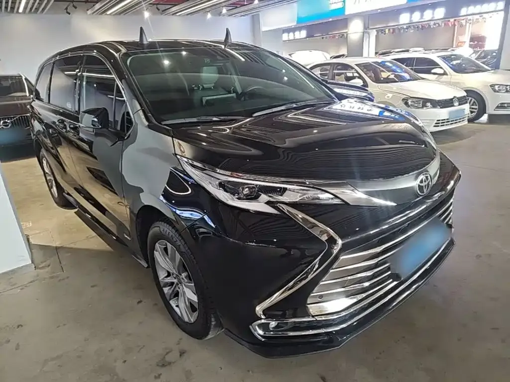 Toyota Sienna — фото 7