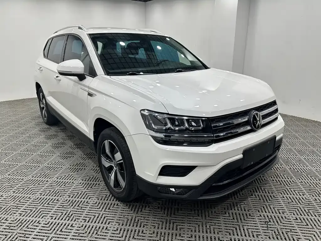 Volkswagen Tharu — фото 1