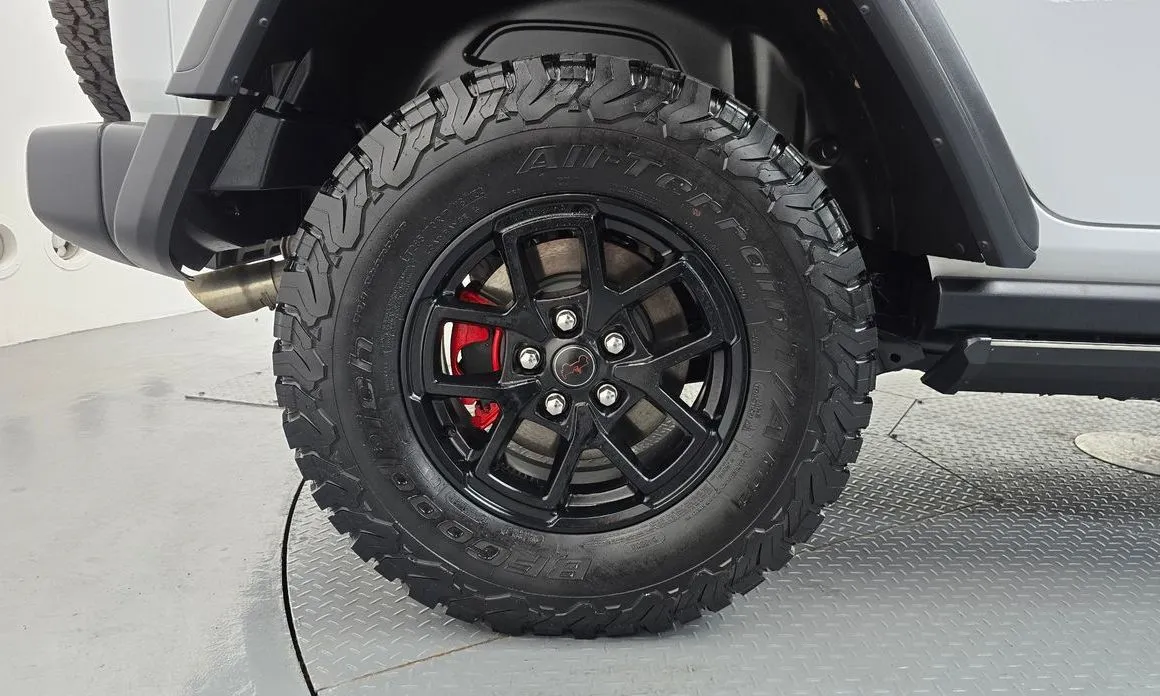 Jeep Wrangler — фото 8