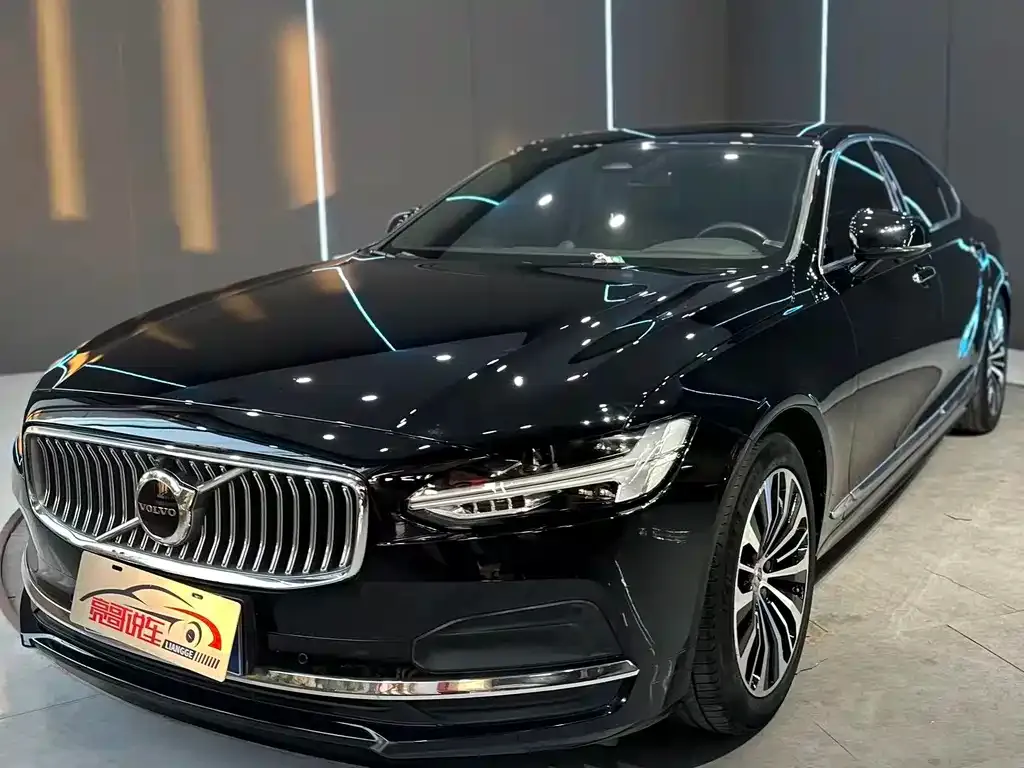 Volvo S90 — фото 1