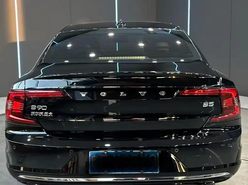 Volvo S90 — фото 9