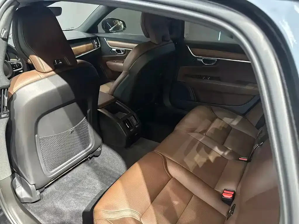 Volvo S90 — фото 10