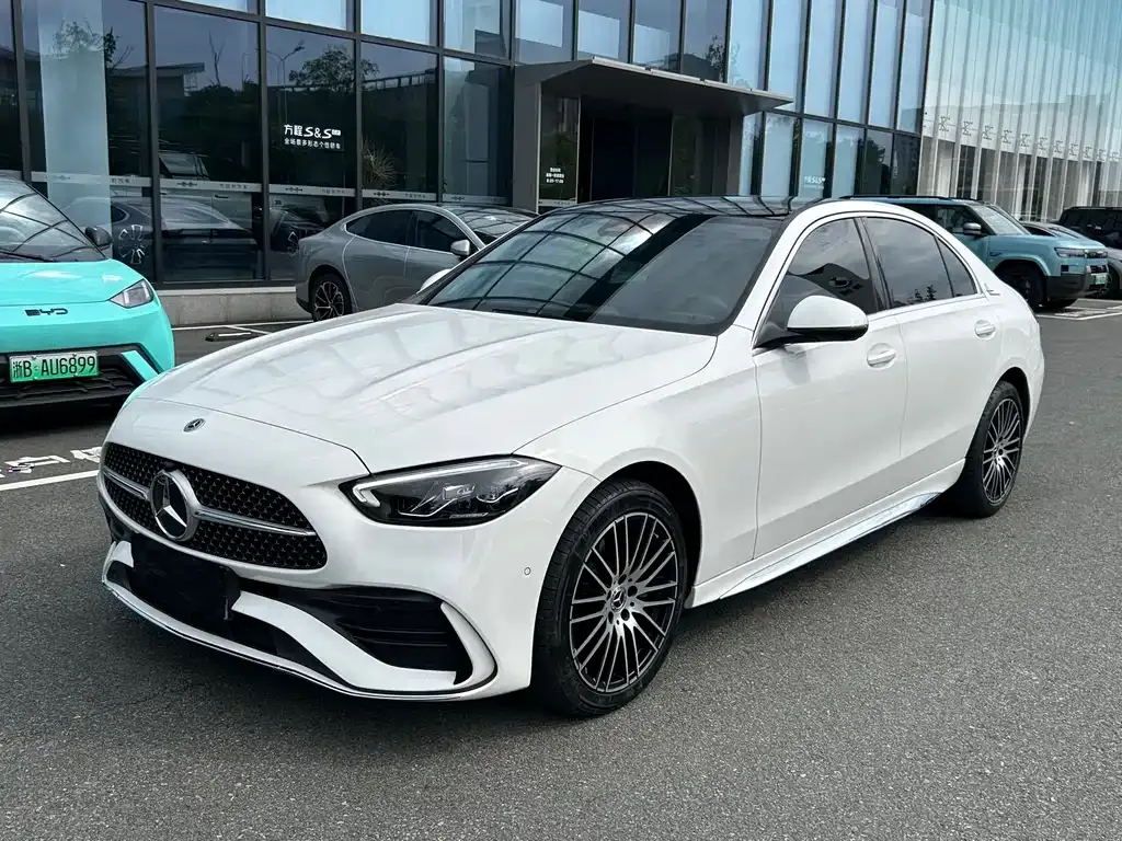Mercedes-Benz C-Class — фото 1