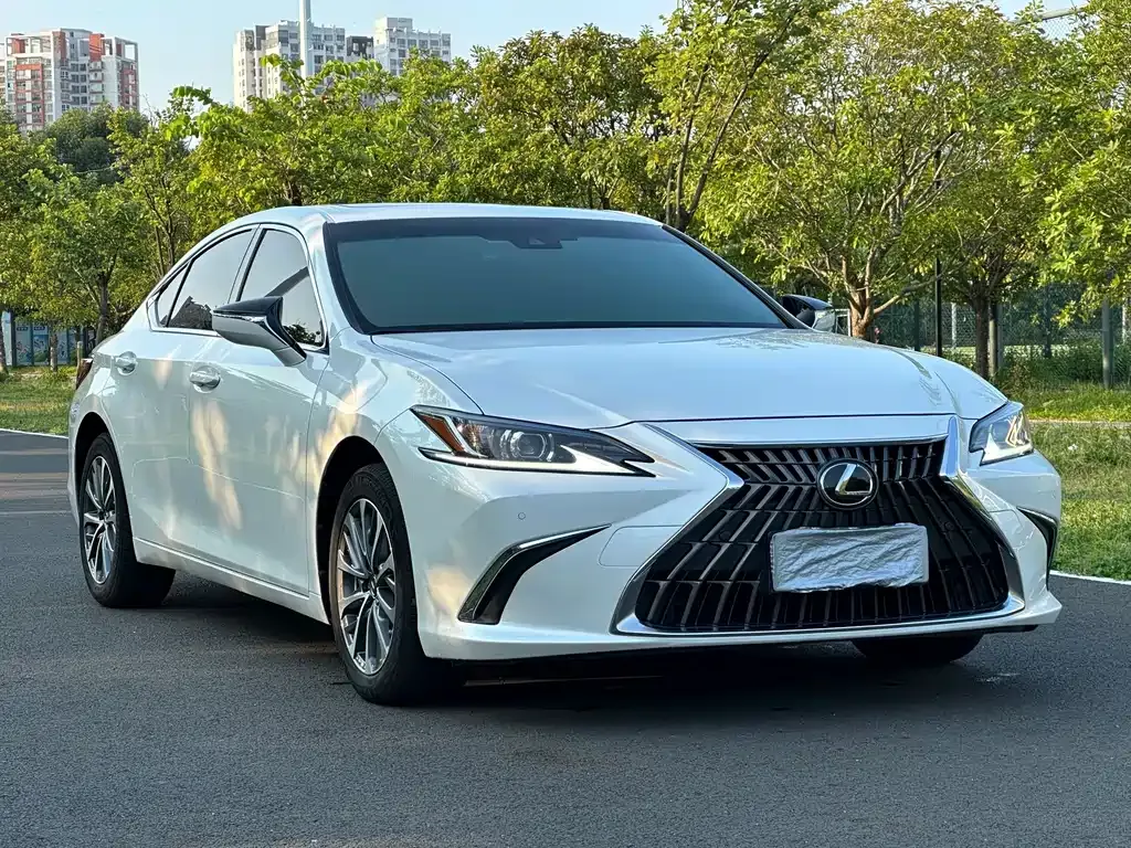 Lexus ES — фото 4