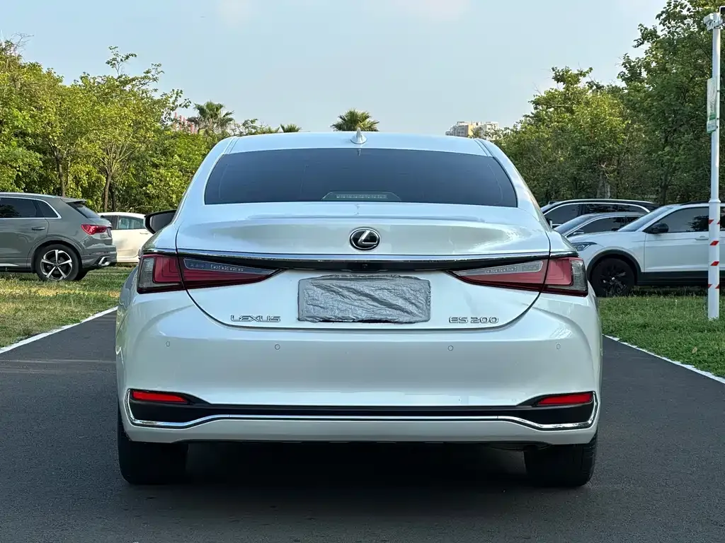 Lexus ES — фото 9