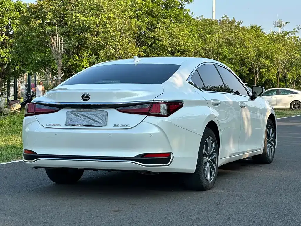 Lexus ES — фото 7
