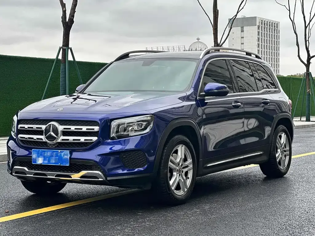 Mercedes-Benz GLB — фото 1