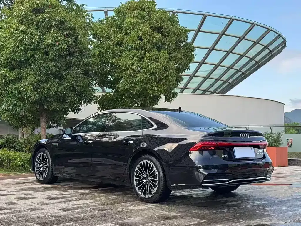 Audi A7L — фото 7