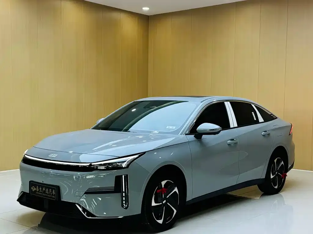 Geely Galaxy L6 — фото 1