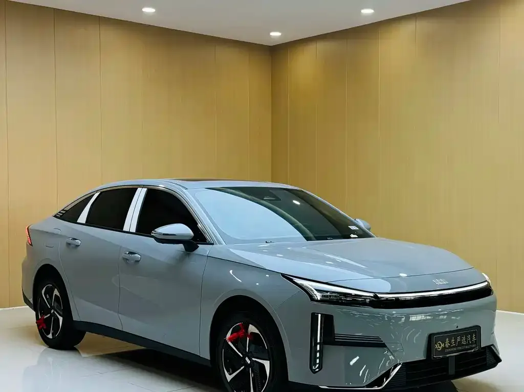 Geely Galaxy L6 — фото 4