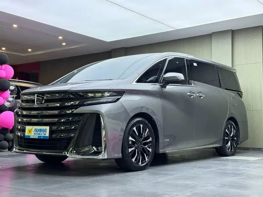 Toyota Vellfire — фото 1