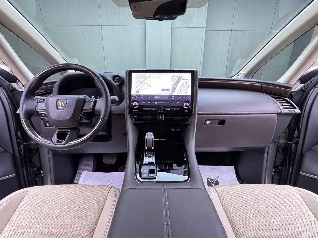 Toyota Vellfire — фото 8