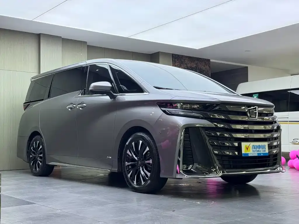 Toyota Vellfire — фото 3