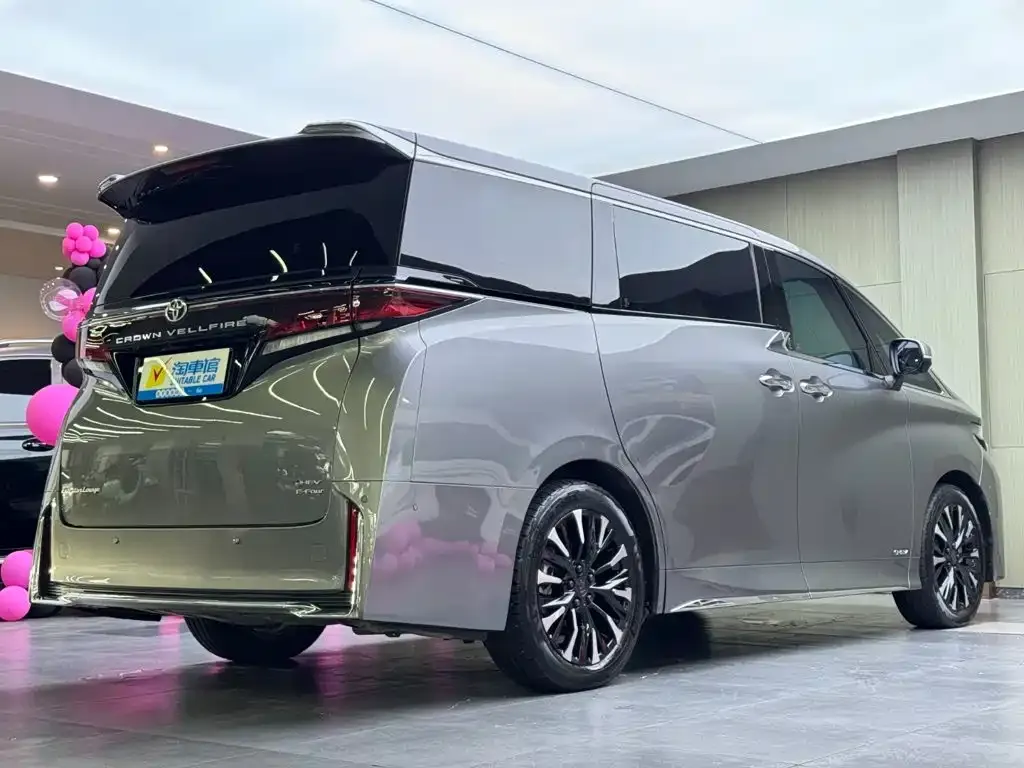 Toyota Vellfire — фото 6