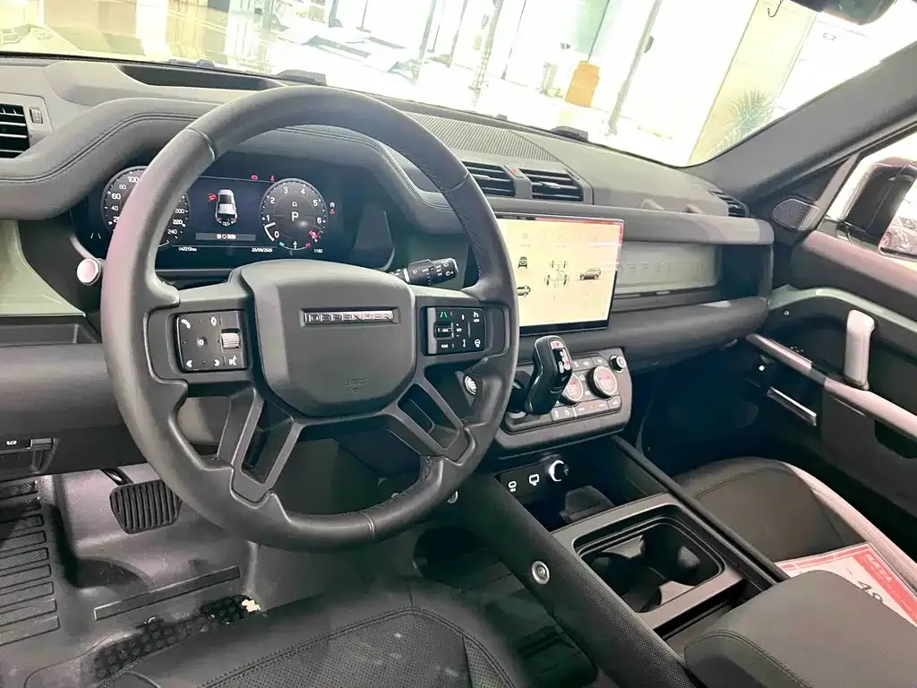 Land Rover Defender — фото 2