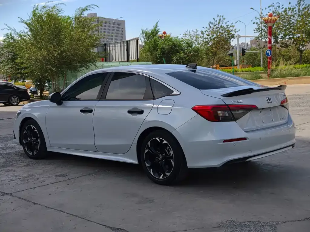 Honda Civic — фото 7