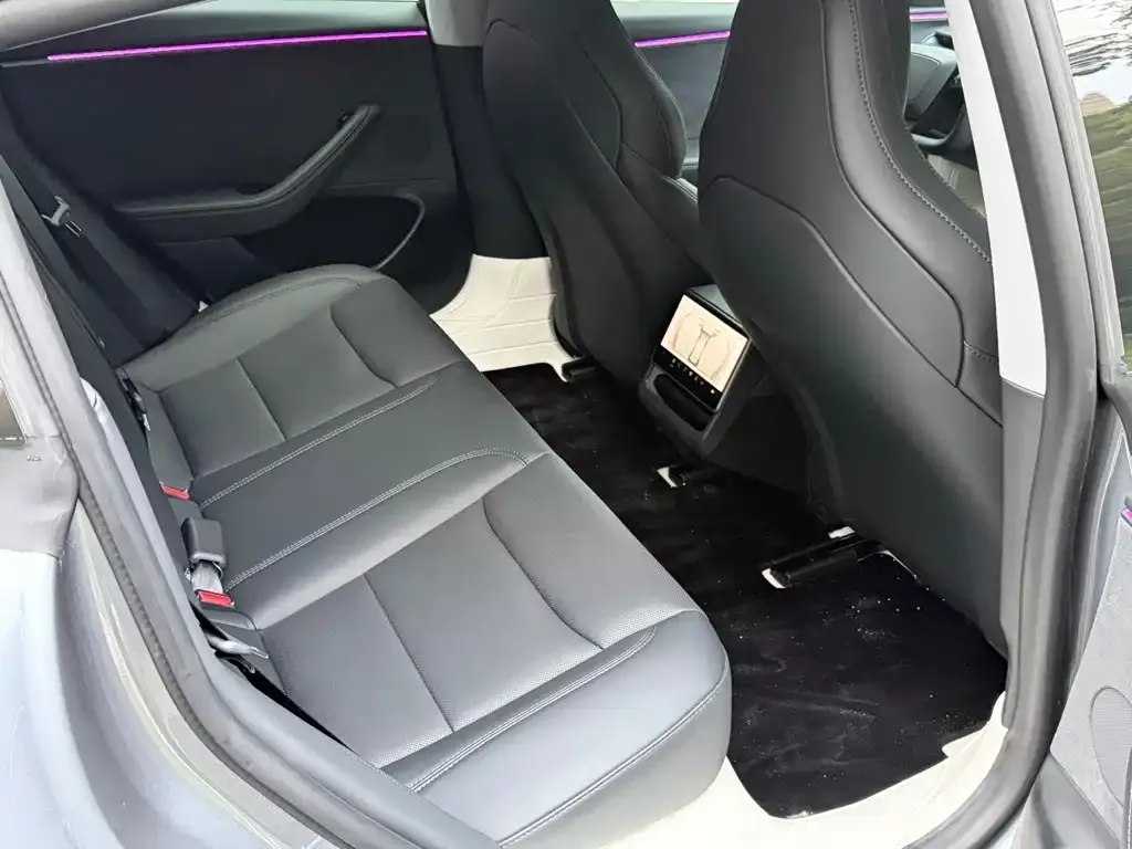 Tesla Model 3 — фото 3