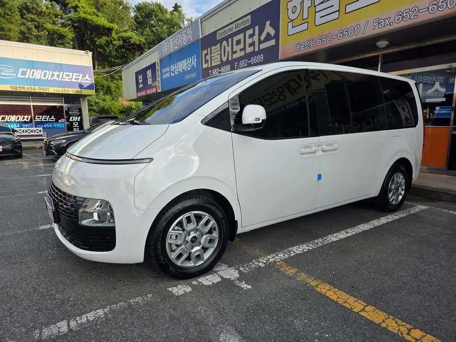 Hyundai Staria — фото 1