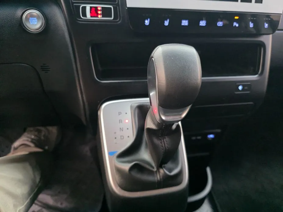 Hyundai Staria — фото 2