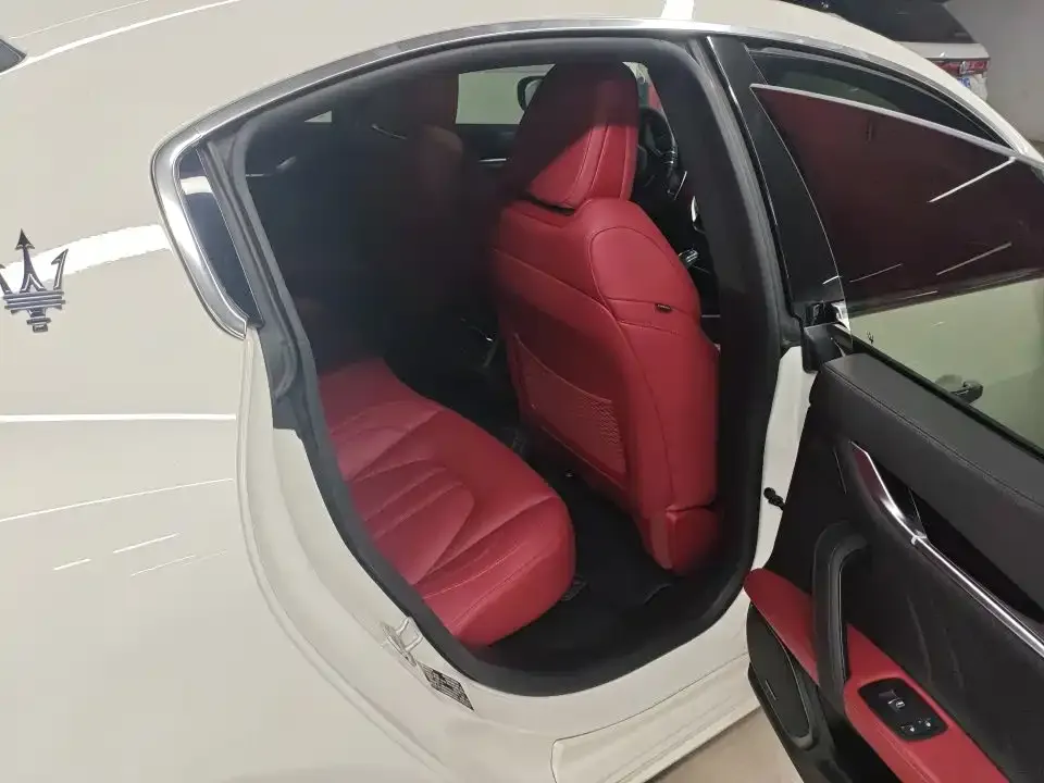 Maserati Ghibli — фото 10