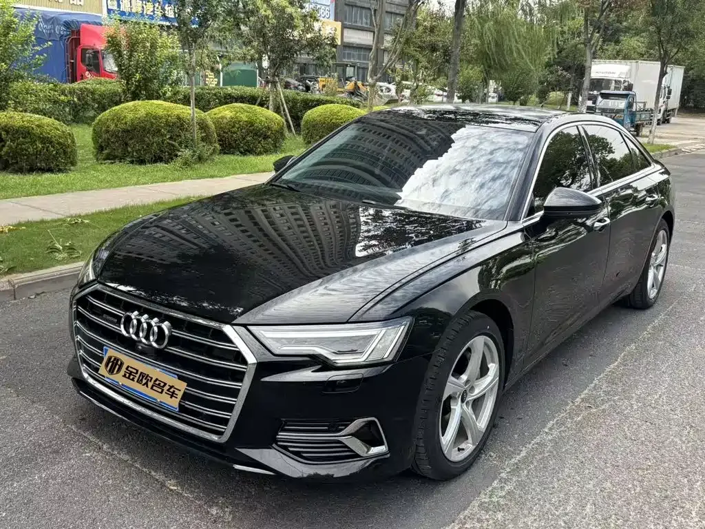 Audi A6L — фото 1