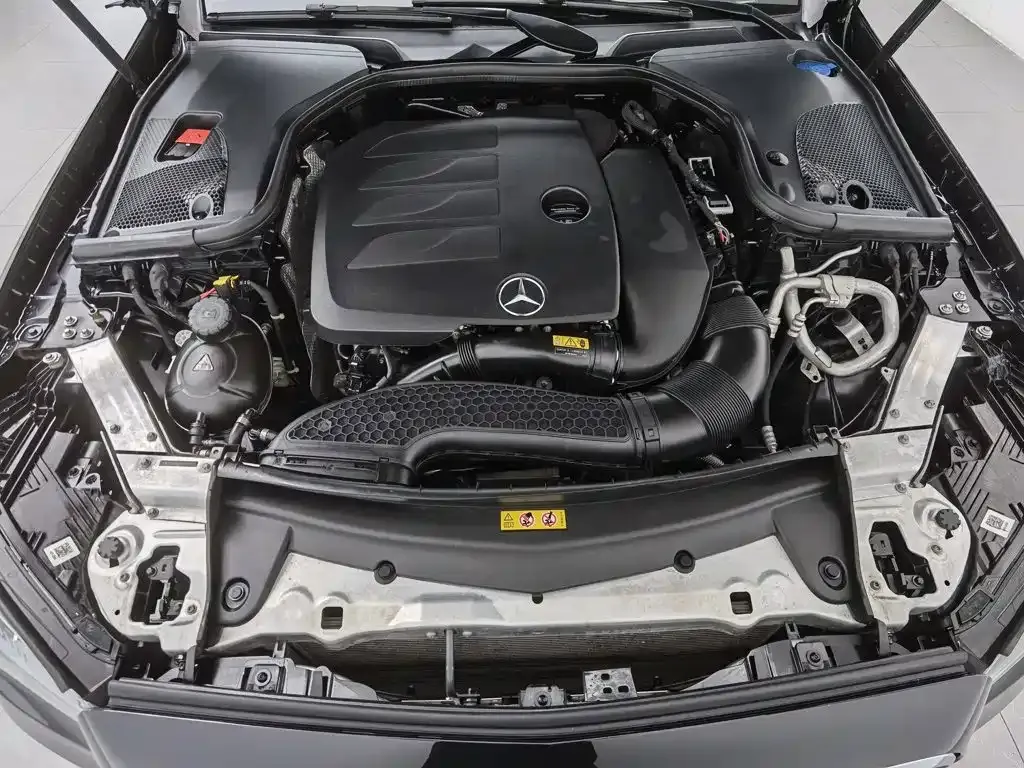 Mercedes-Benz E-Class — фото 10