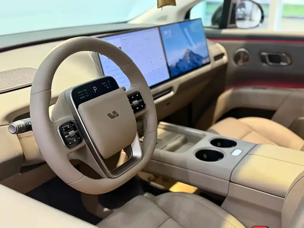 Li Auto Li i8 — фото 3