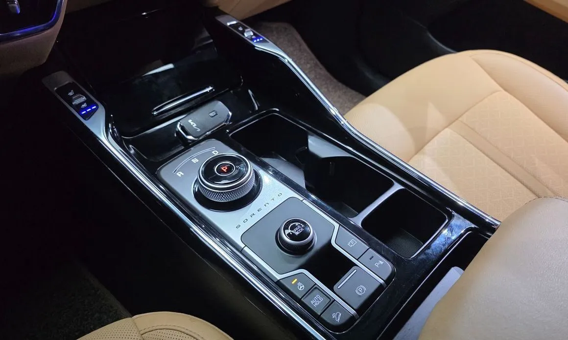 Kia Sorento — фото 9