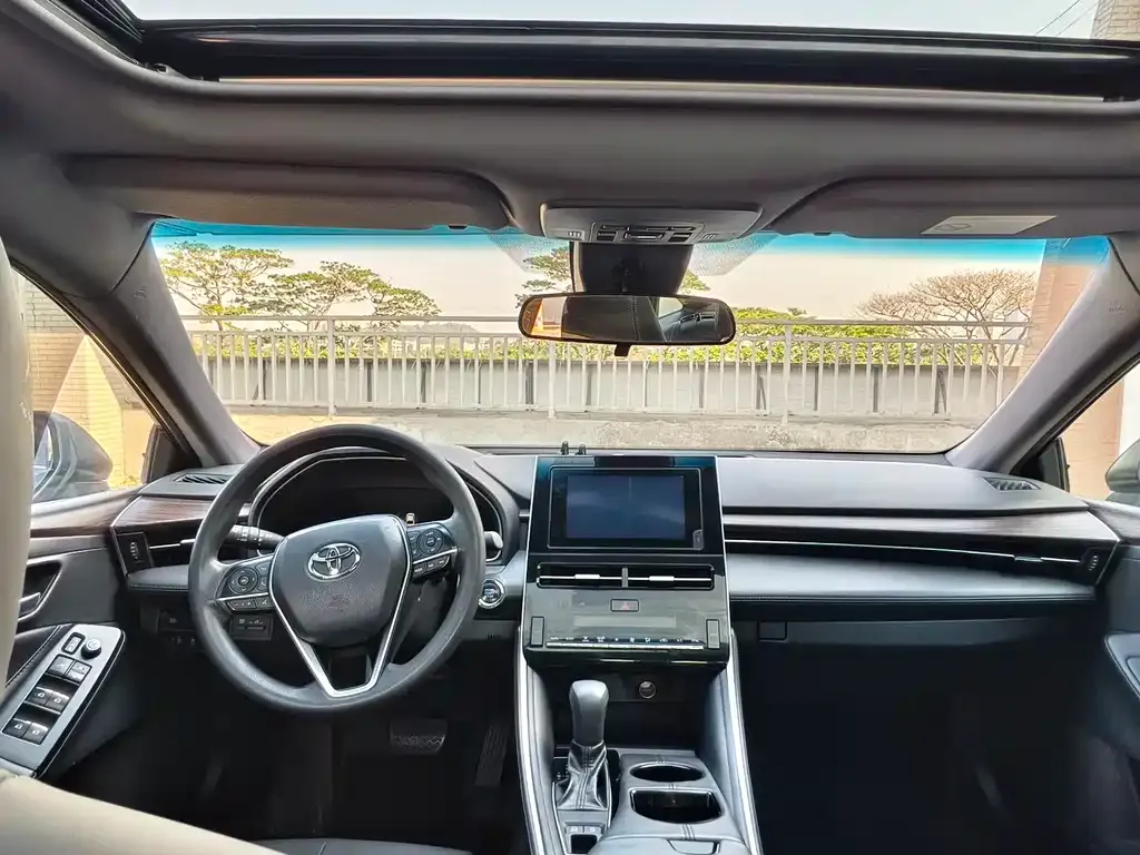 Toyota Avalon — фото 10