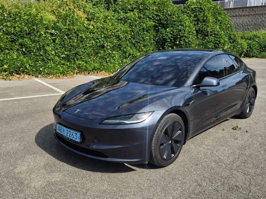 Tesla Model 3 — фото 1