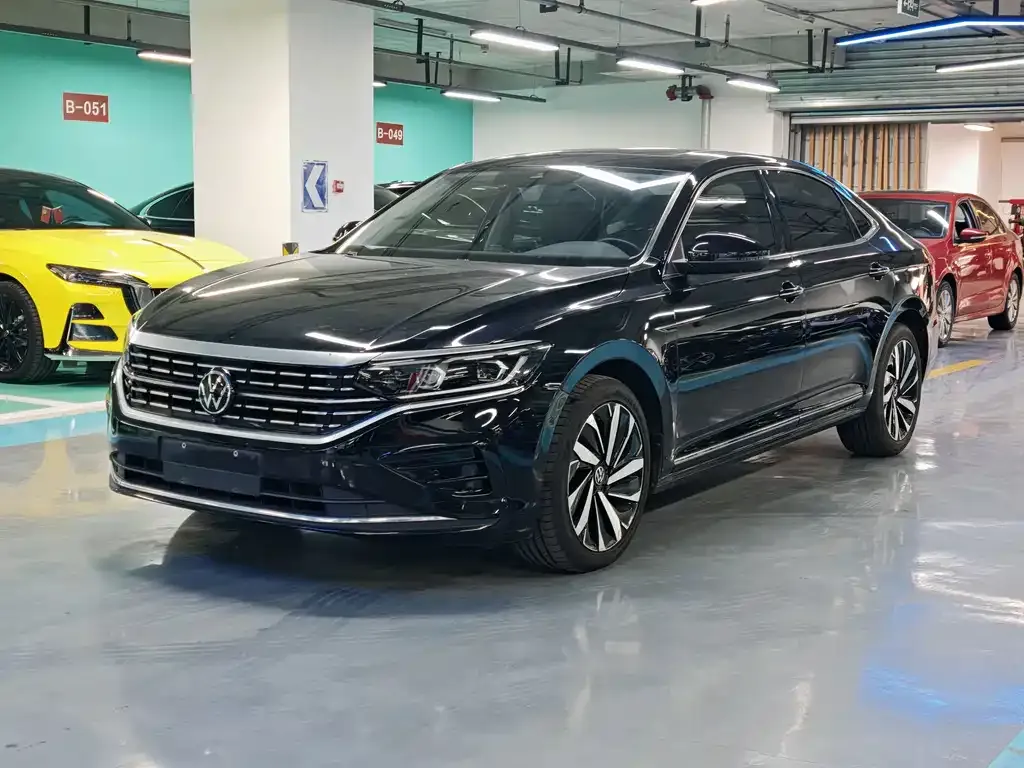 Volkswagen Passat — фото 1